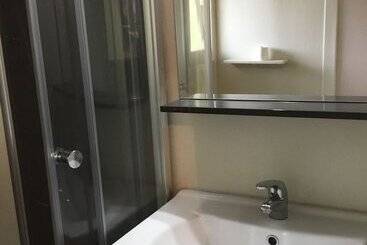 פונדק Camping Du Soleil