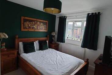 여관 Lovely Rooms In A Quiet Place Of Woking