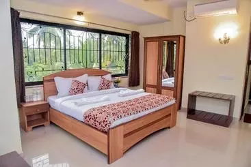 Hotel Candolim Grande