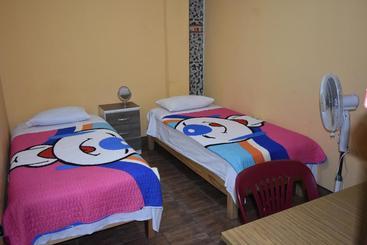 Отель Hospedaje El Viajero Aeropuerto