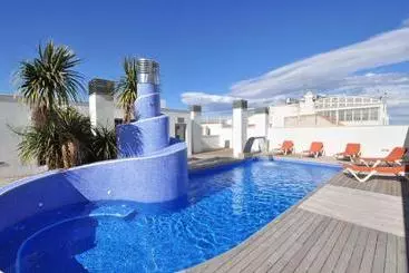 Monaco Family Apartments