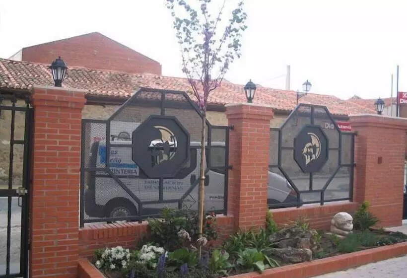 Отель El Cielo De Cebreros