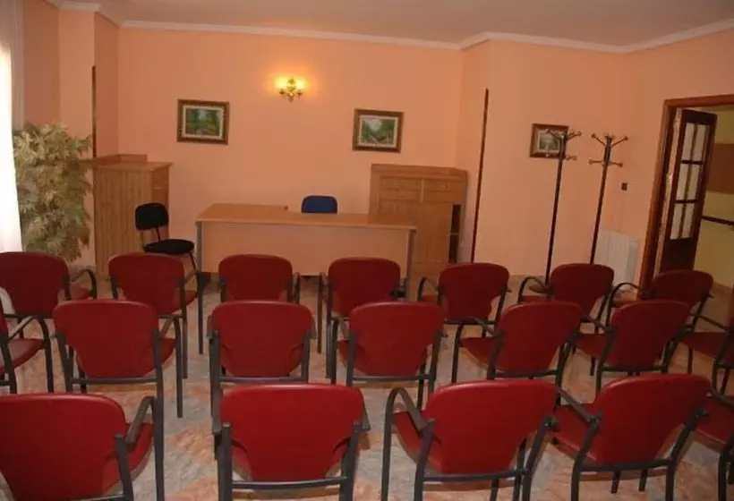 Отель El Cielo De Cebreros