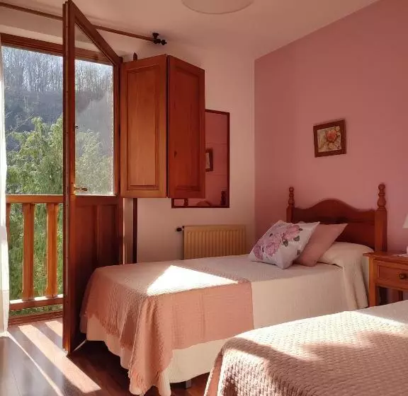 ホテル La Salmonera Cangas De Onís