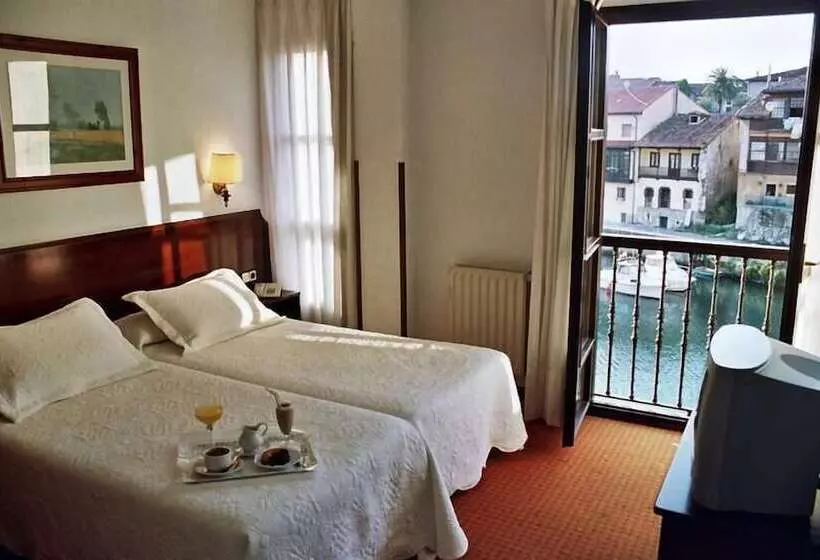 בית מלון כפרי Las Rocas