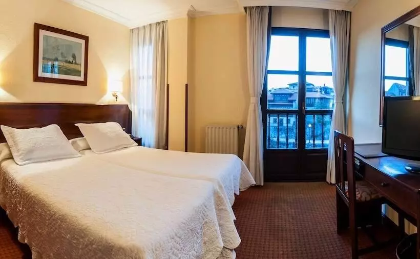 בית מלון כפרי Las Rocas