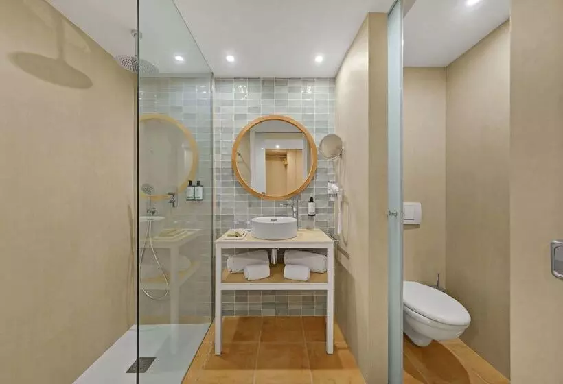 Отель Occidental Cala Vinas