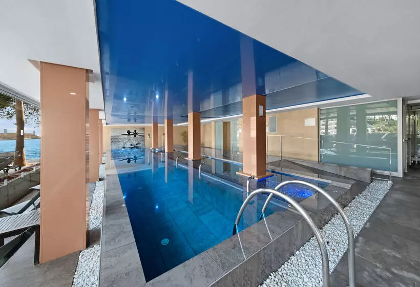 Отель Occidental Cala Vinas