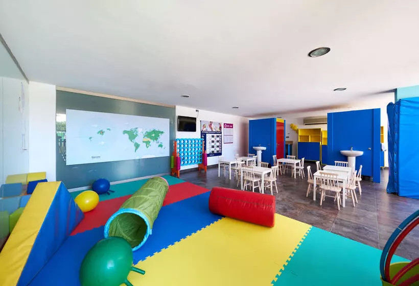 Отель Occidental Cala Vinas