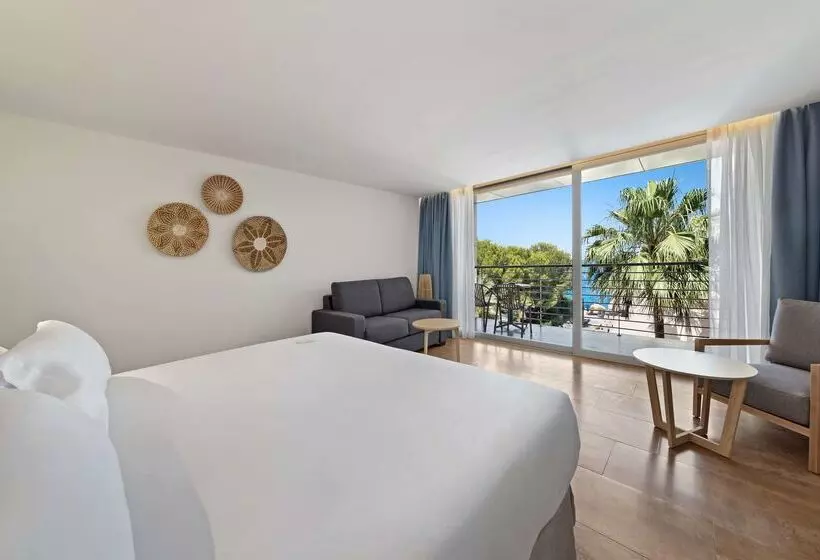 Отель Occidental Cala Vinas