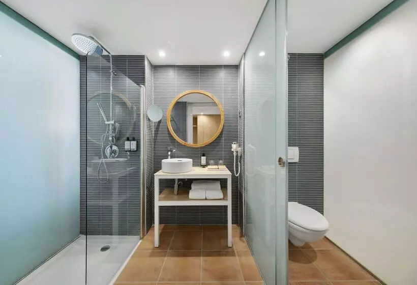 Отель Occidental Cala Vinas