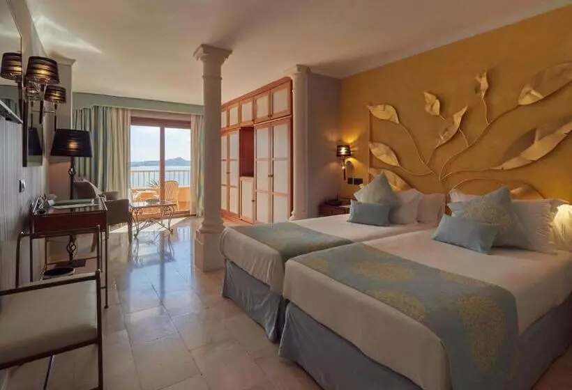 هتل Petit Cala Fornells