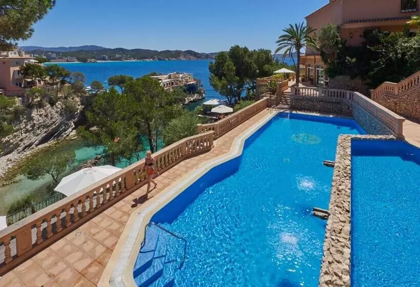هتل Petit Cala Fornells