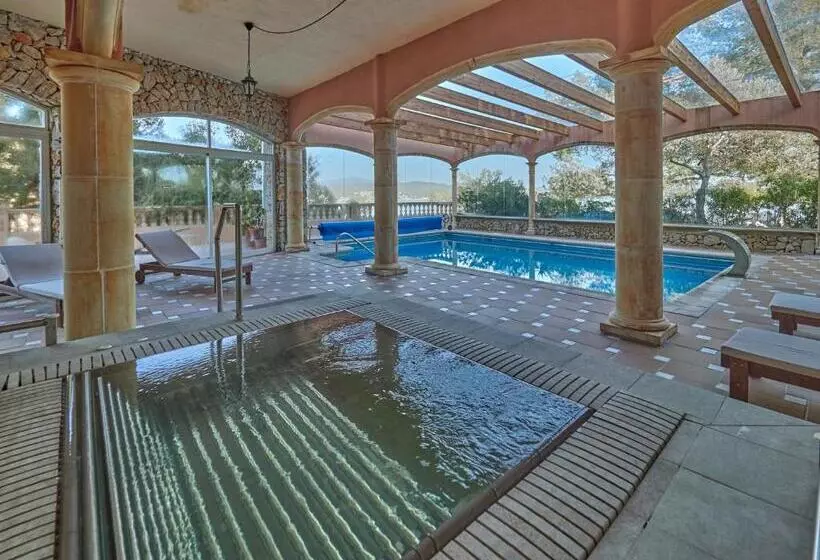 هتل Petit Cala Fornells