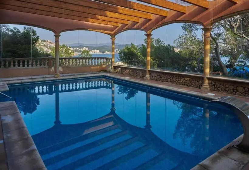 هتل Petit Cala Fornells