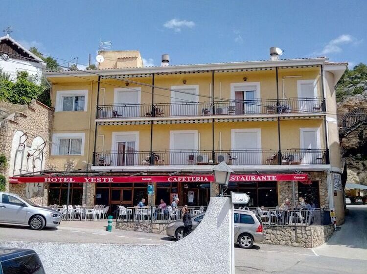 هتل Yeste