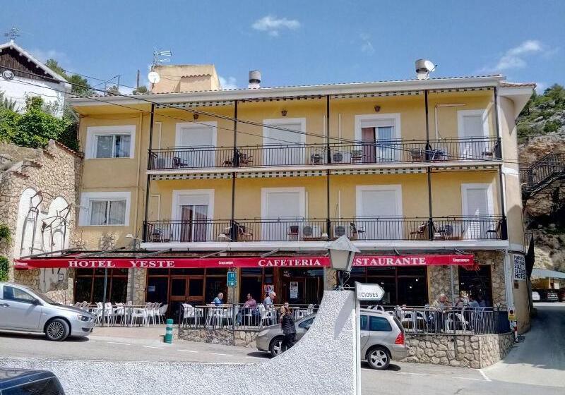 هتل Yeste