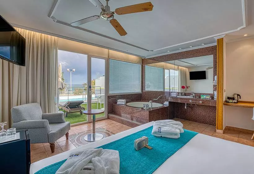 בית מלון כפרי Playavera