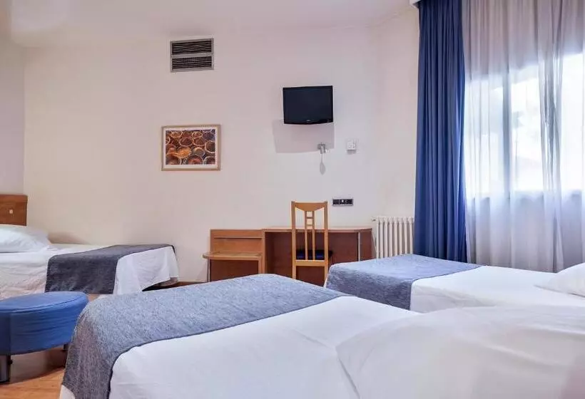 Отель Acta Antibes