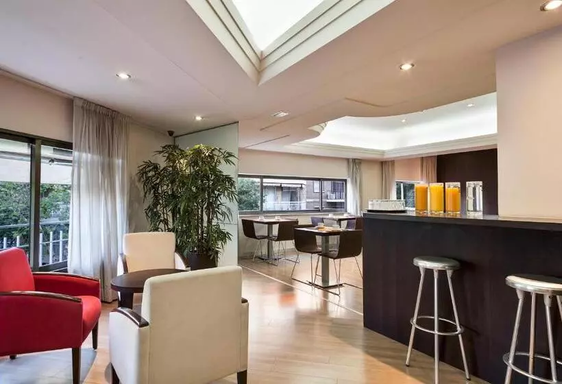 Отель Acta Antibes