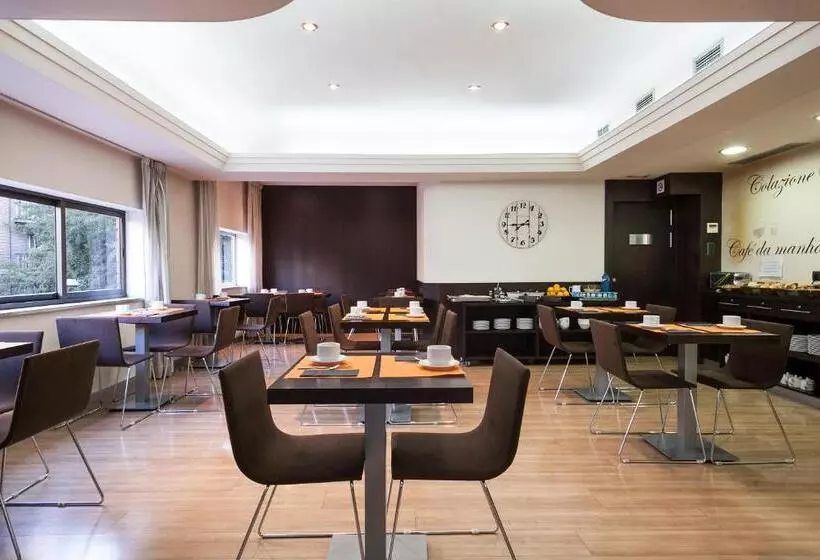 Отель Acta Antibes