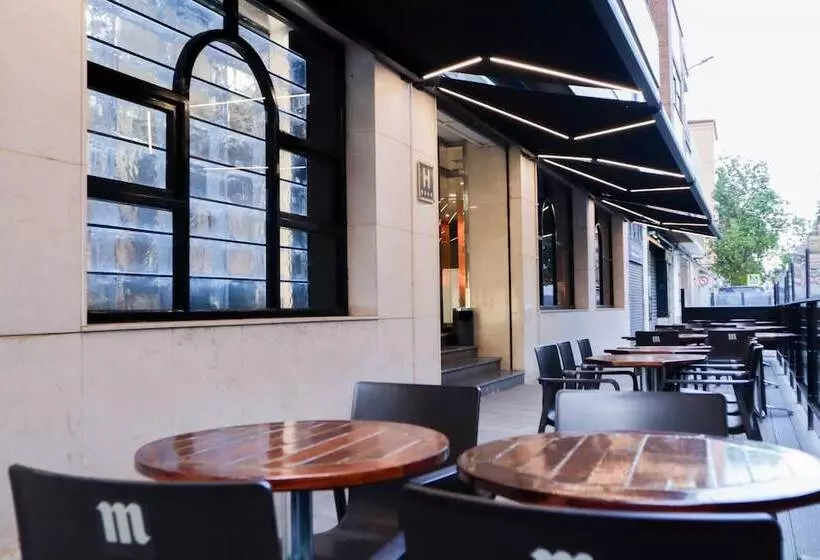 Отель Benetusser