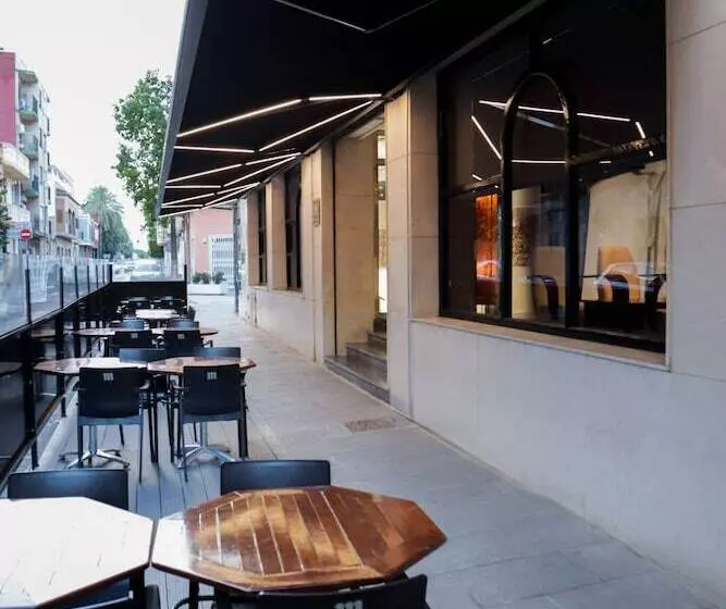 Отель Benetusser