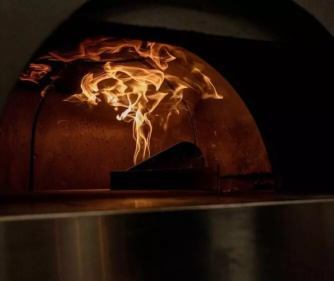 Отель Benetusser