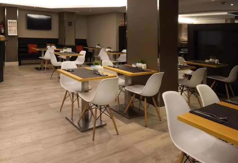 בית מלון כפרי Catalonia Albeniz