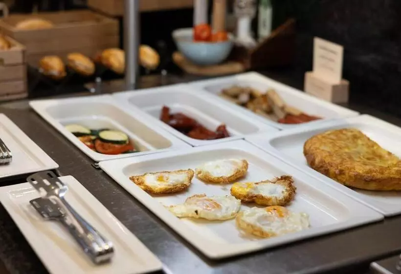 בית מלון כפרי Catalonia Albeniz