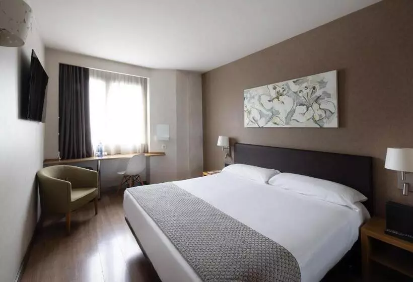 בית מלון כפרי Catalonia Albeniz