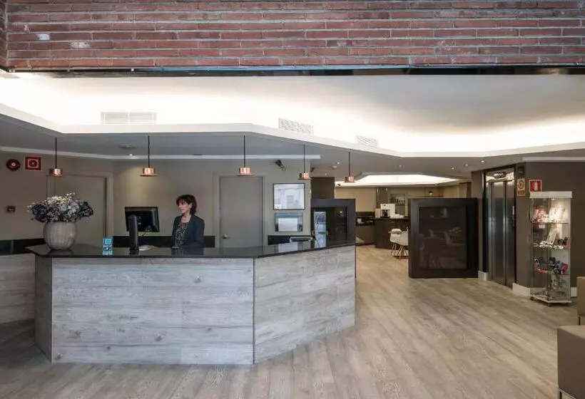 בית מלון כפרי Catalonia Albeniz