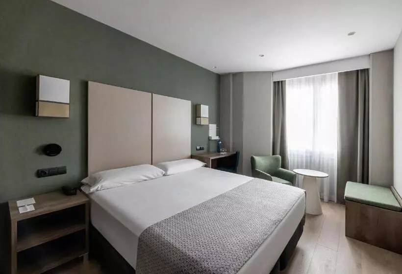 בית מלון כפרי Catalonia Albeniz