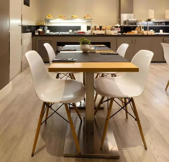 בית מלון כפרי Catalonia Albeniz