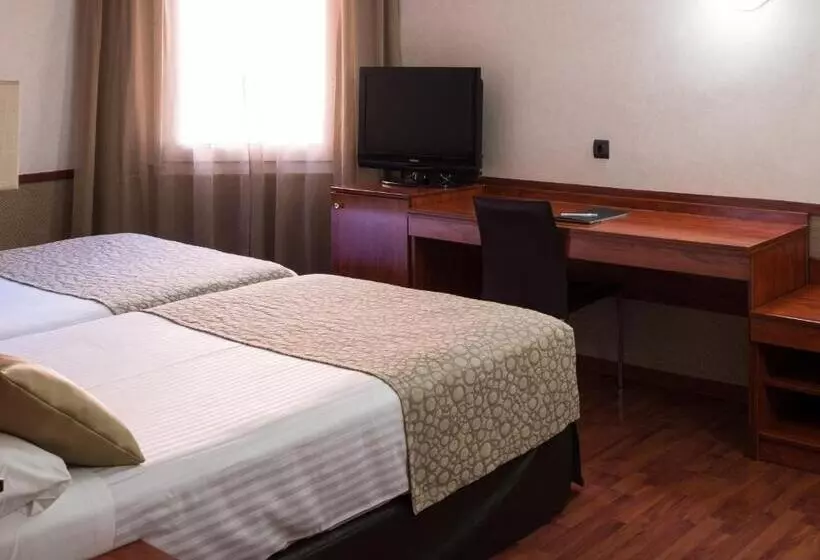 Отель Catalonia Park Putxet