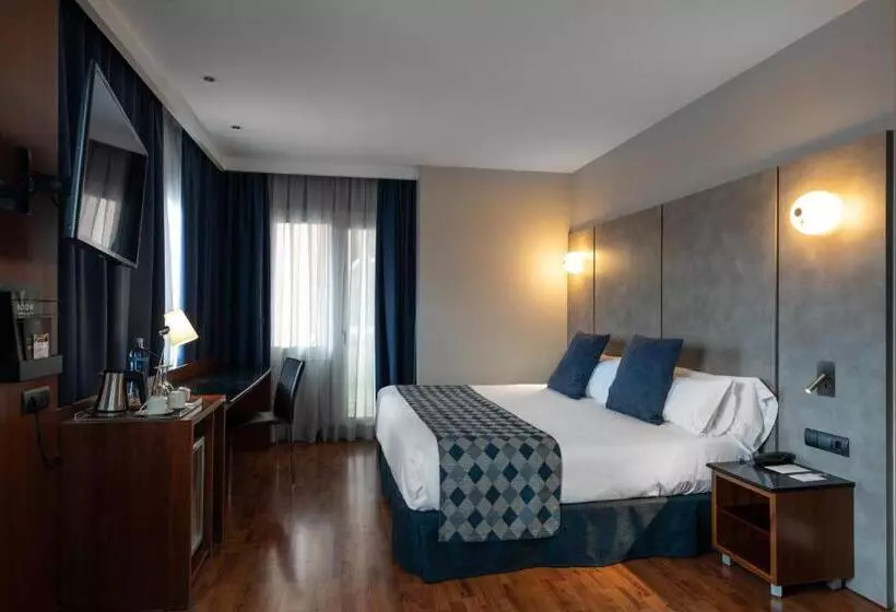 Отель Catalonia Park Putxet