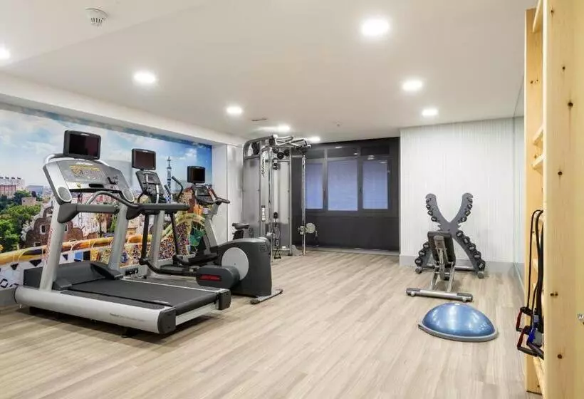 Отель Catalonia Park Putxet