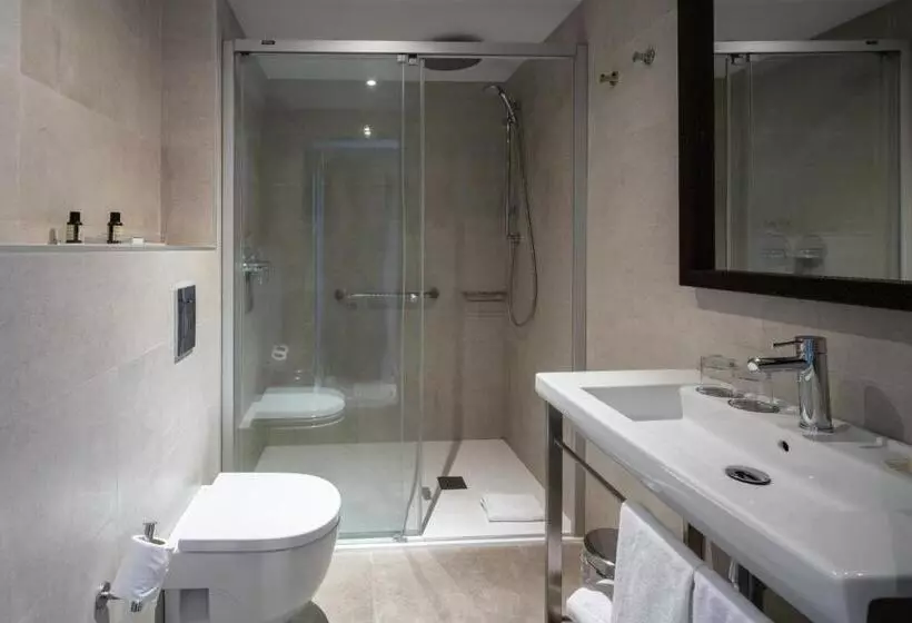 Отель Catalonia Park Putxet