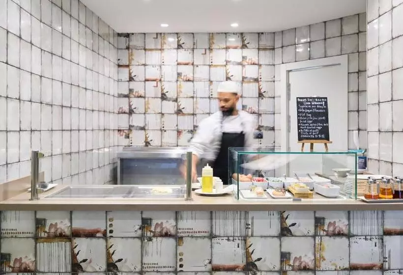 Отель Catalonia Park Putxet