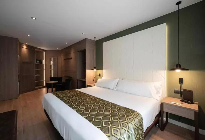 Отель Catalonia Park Putxet