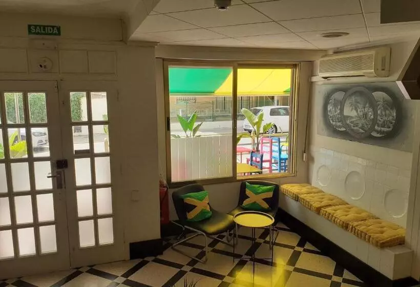 בית מלון כפרי Clibomar Jamaica