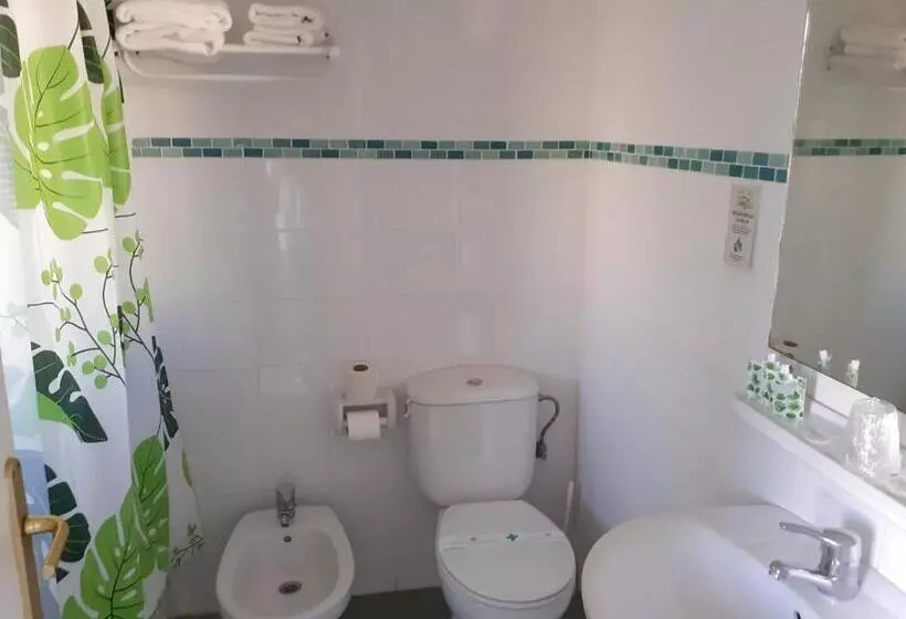 בית מלון כפרי Clibomar Jamaica