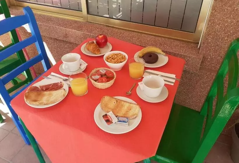 בית מלון כפרי Clibomar Jamaica