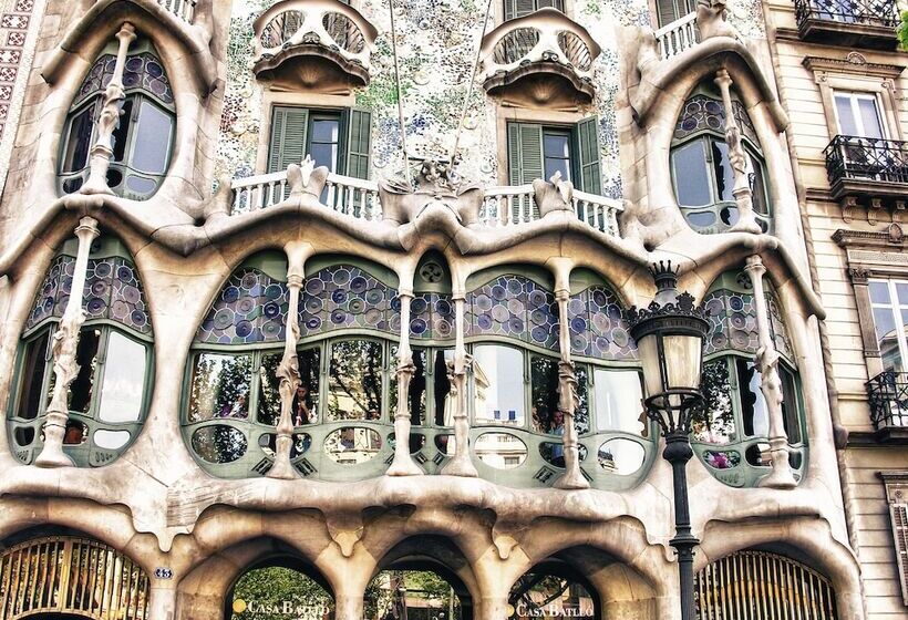 هتل El Avenida Palace