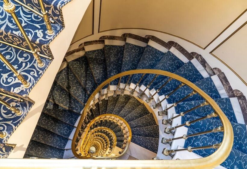 هتل El Avenida Palace