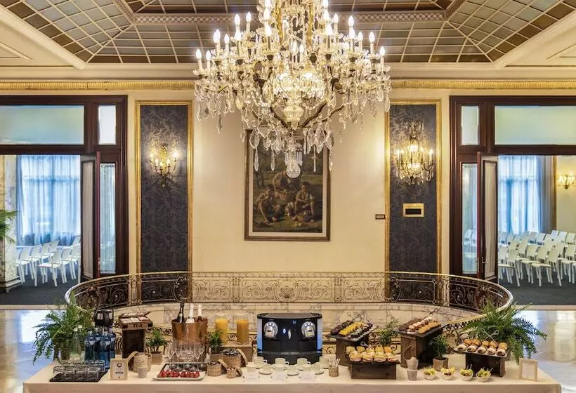 Отель El Avenida Palace