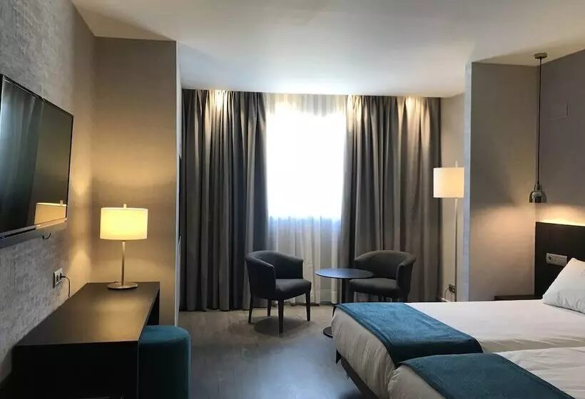 Отель Hg City Suites Barcelona