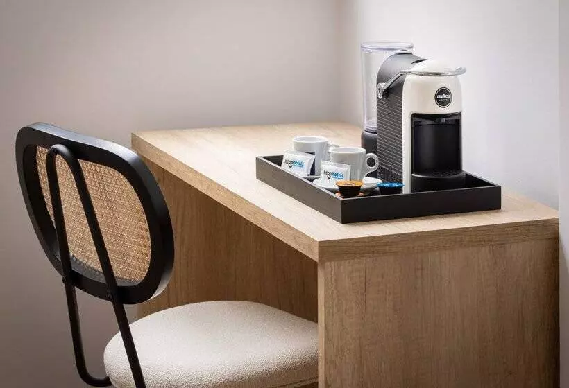 Отель htop Bcn City