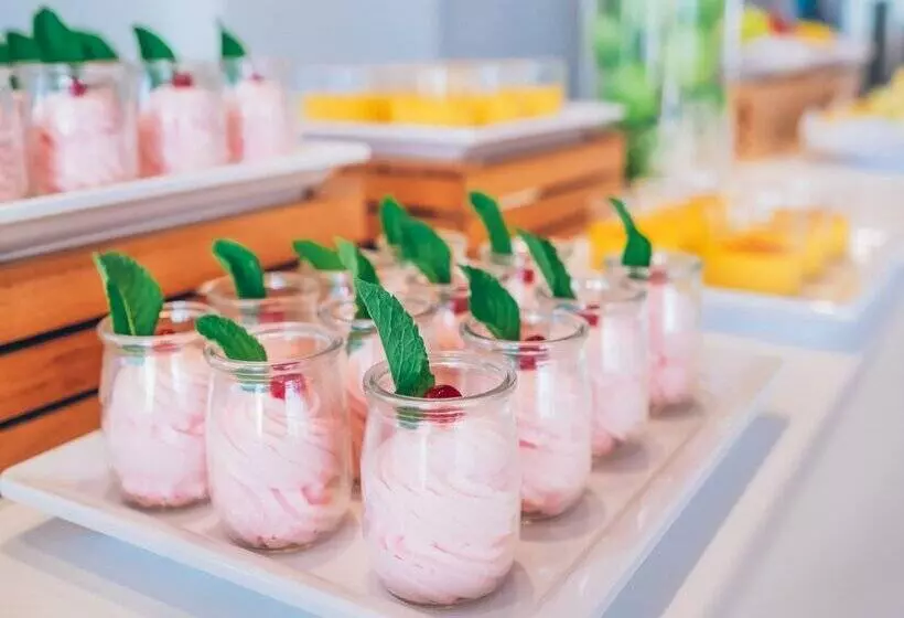 Отель Iberostar Waves Alcudia Park