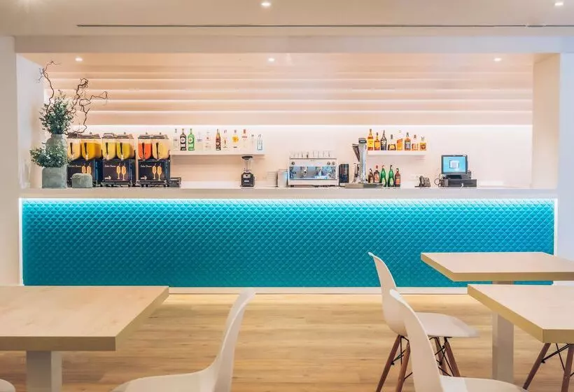 Отель Iberostar Waves Alcudia Park